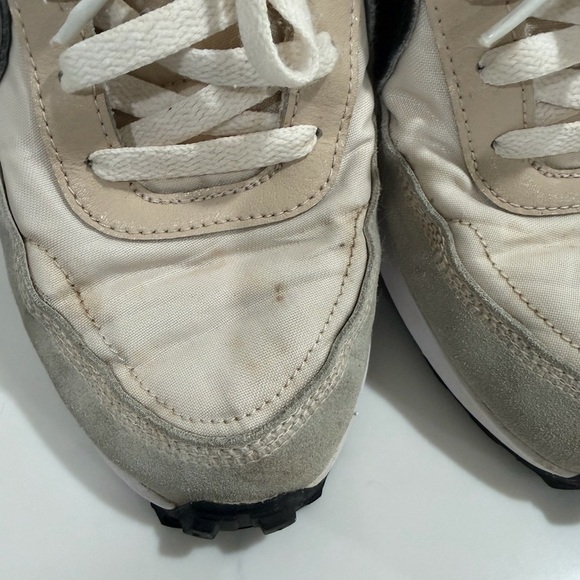 Nike Size9 Women's Waffle Debut Sneakers Beige/Black - Picture 9 of 9